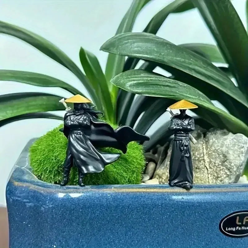 Resin Mini Ronin Figurine